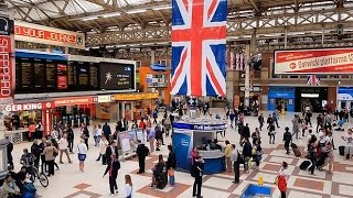 A Walk Through The London Victoria Station London England [upl. by Martinsen]